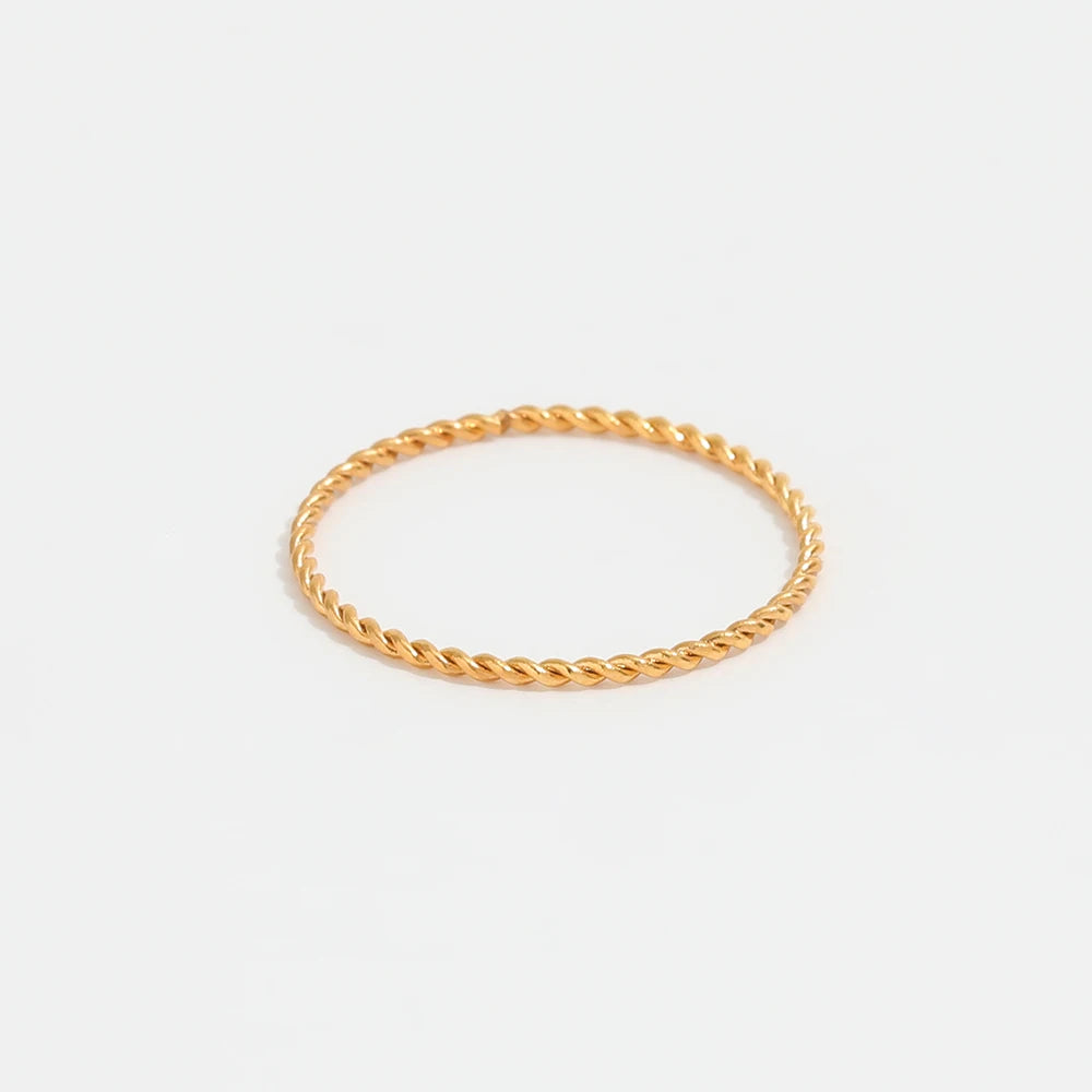 The Arlo Twist Ring