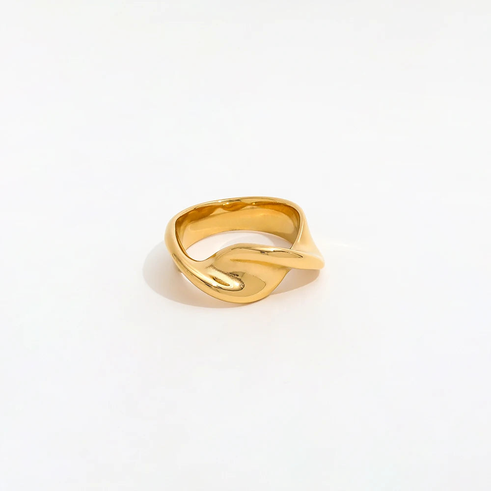 The Aurelia Twist Ring