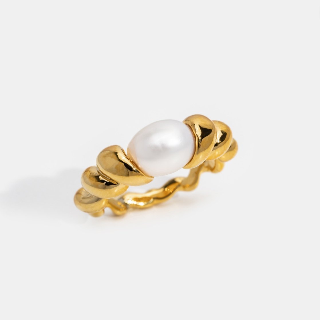 Dana Twisted Pearl Ring (US 7)